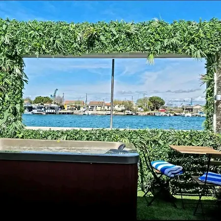 Suite Jaccuzzi En Camargue Port-Saint-Louis-du-Rhône Extérieur photo
