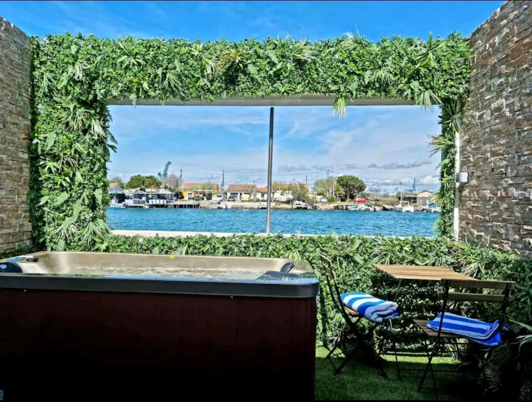 Jaccuzzi En Camargue Port-Saint-Louis-du-Rhone